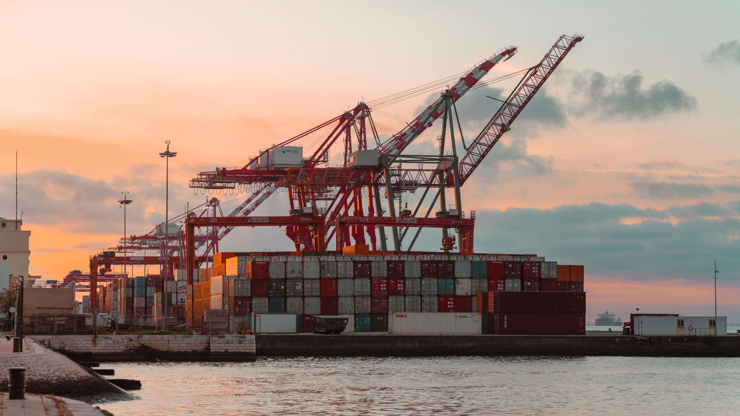 Bonded Warehouse vs. Direct Import: Which Option Is Right for Your Texas Business?